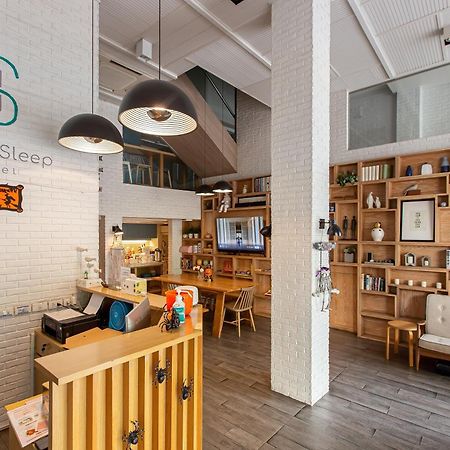 Simply Sleep Hostel Bangkok Exterior photo