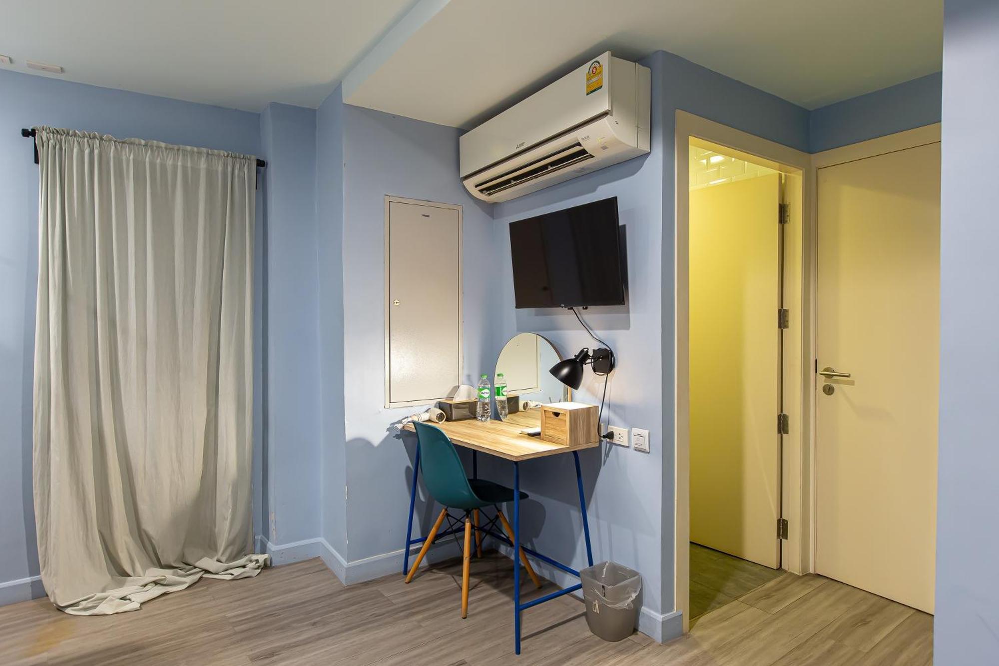 Simply Sleep Hostel Bangkok Exterior photo