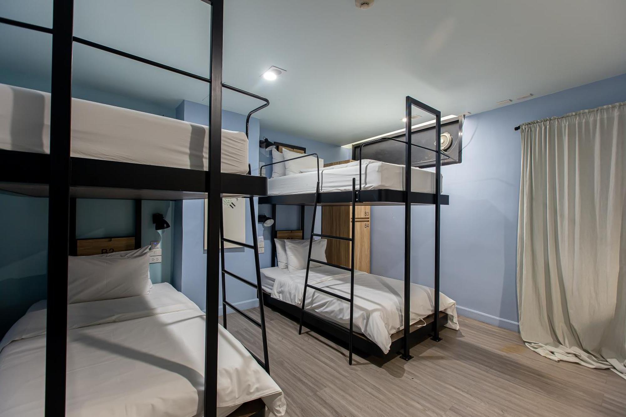 Simply Sleep Hostel Bangkok Exterior photo