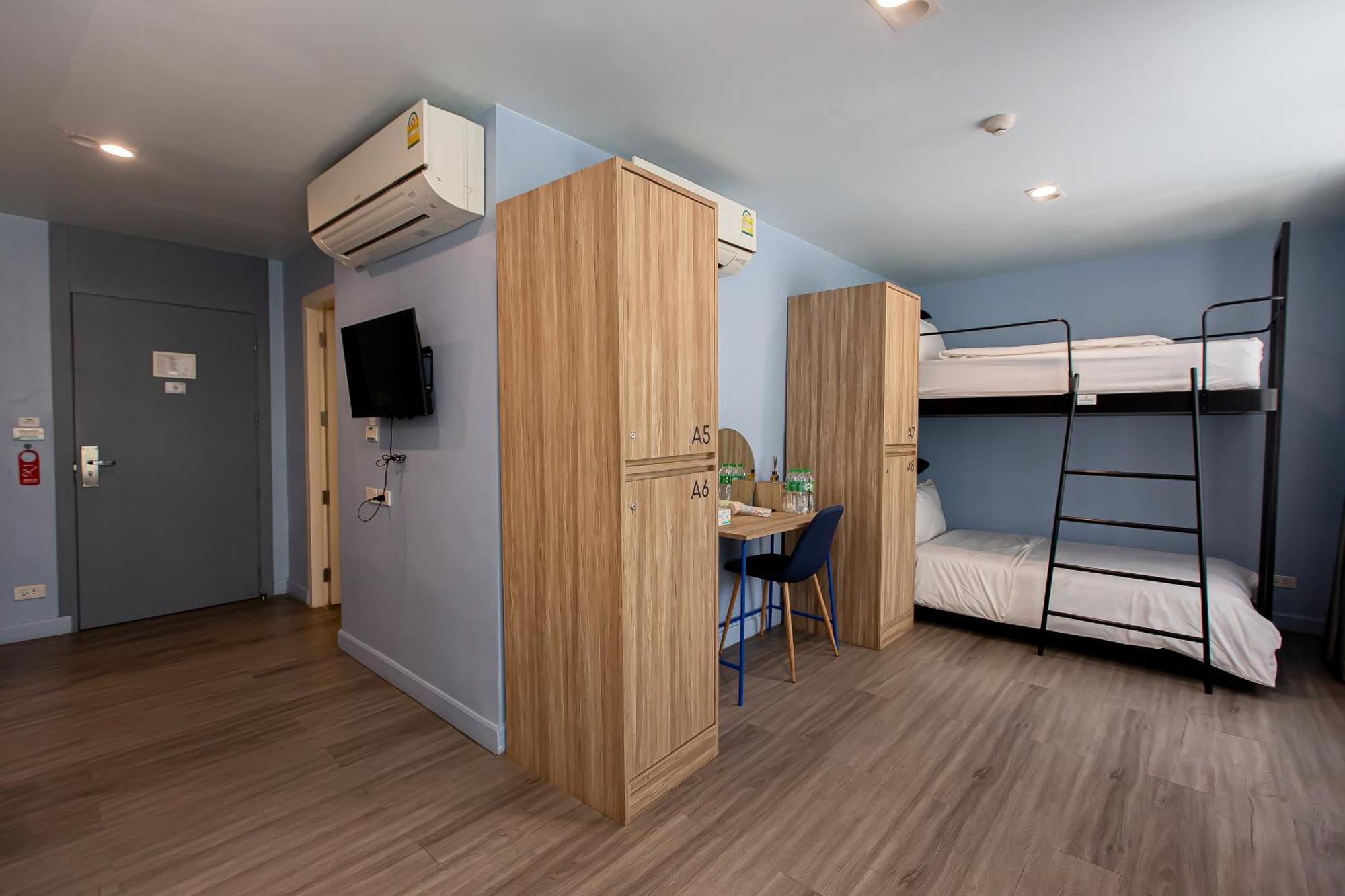 Simply Sleep Hostel Bangkok Exterior photo