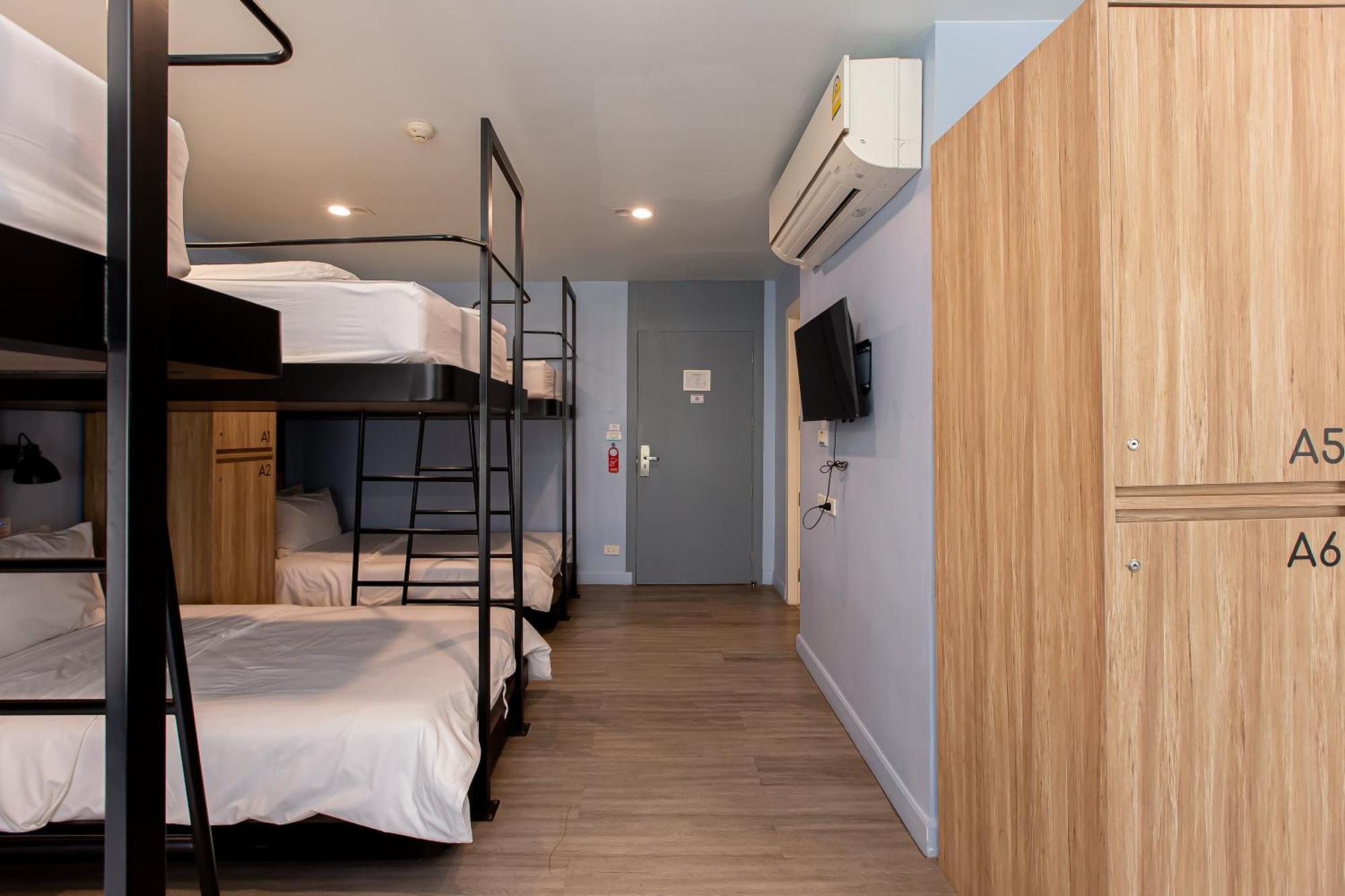 Simply Sleep Hostel Bangkok Exterior photo