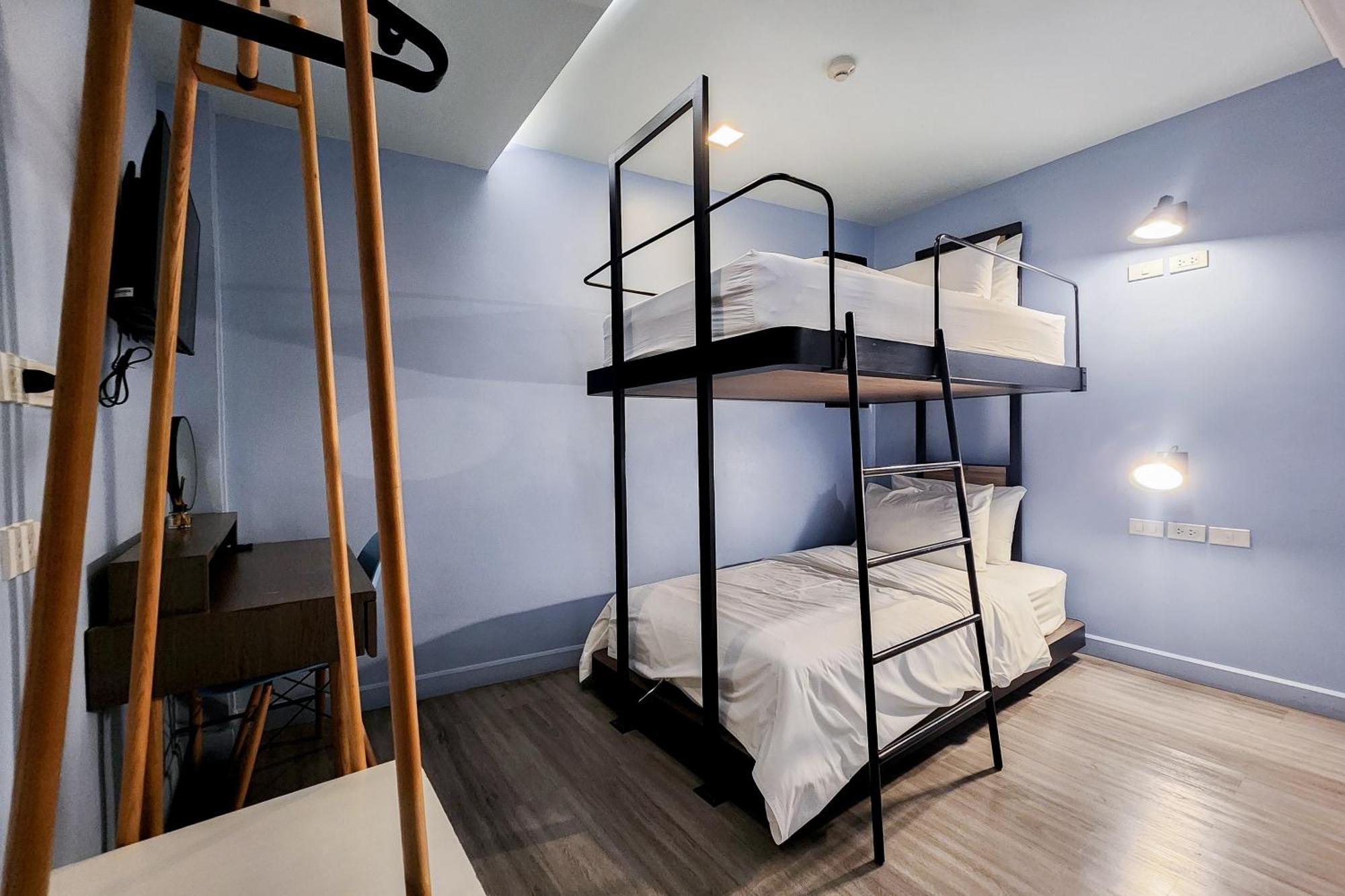 Simply Sleep Hostel Bangkok Exterior photo