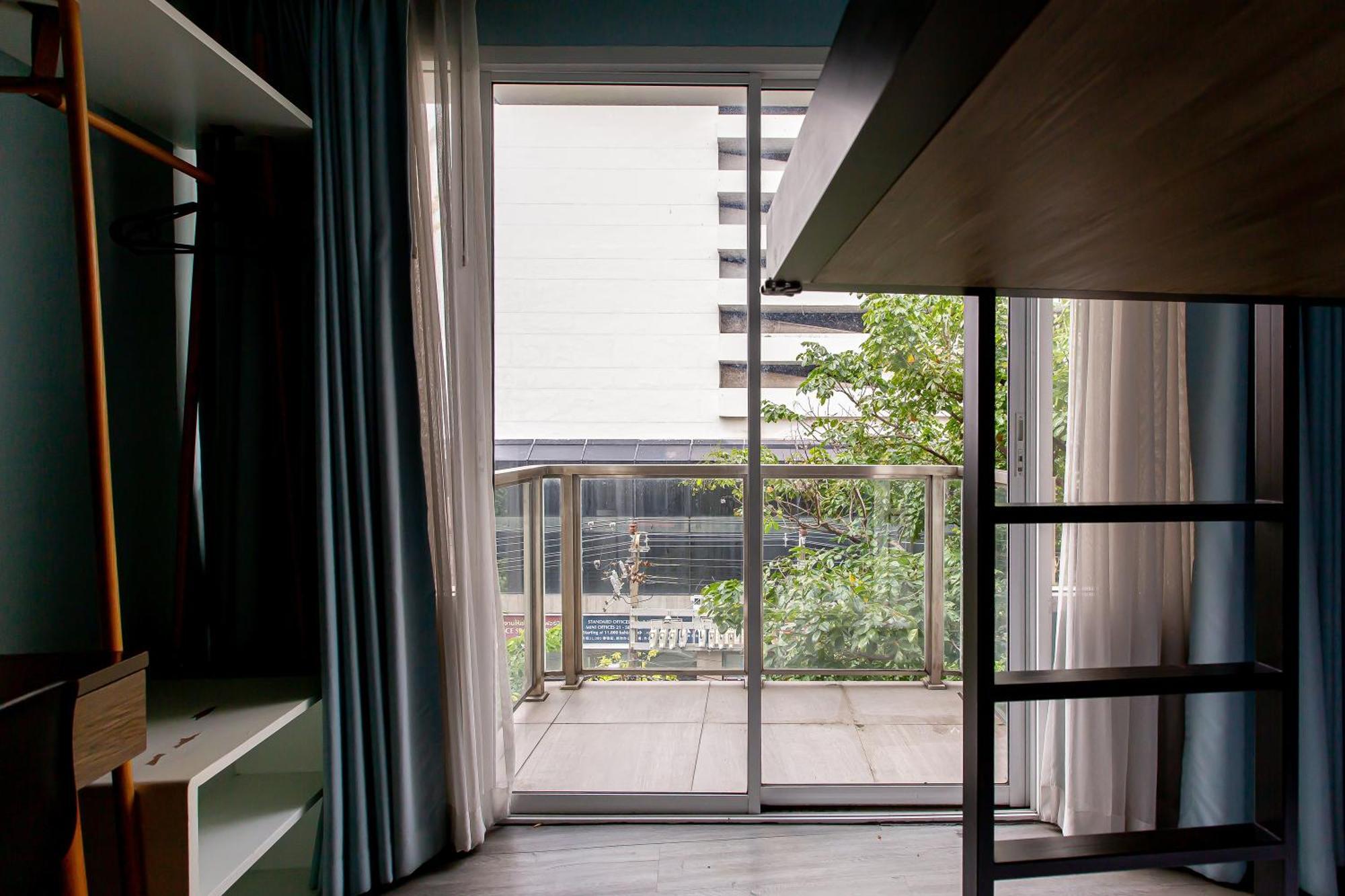 Simply Sleep Hostel Bangkok Exterior photo