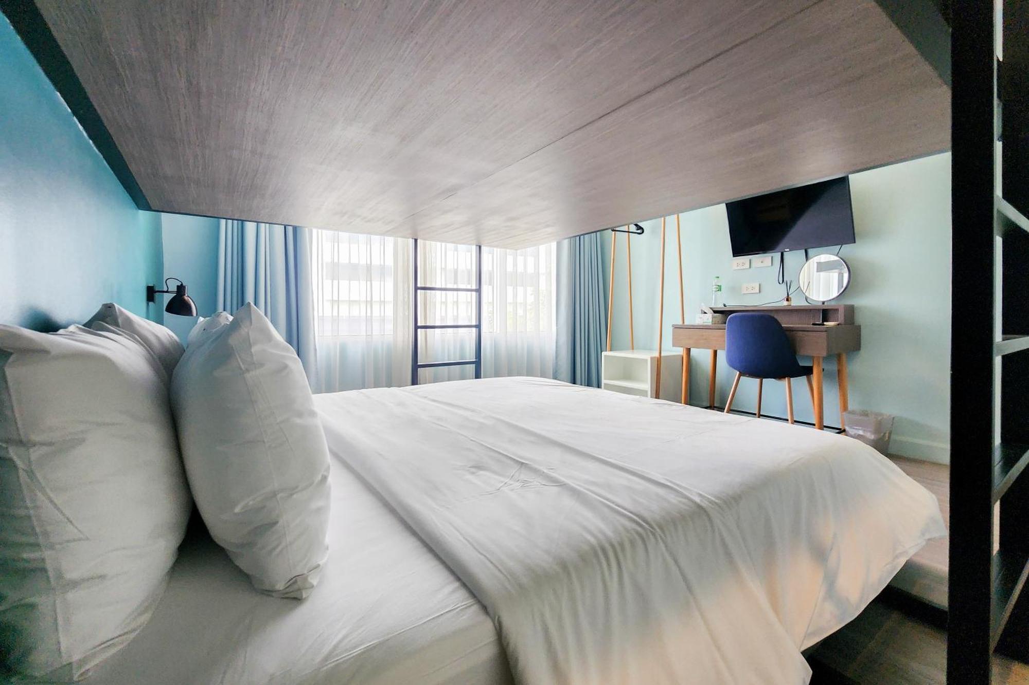 Simply Sleep Hostel Bangkok Exterior photo