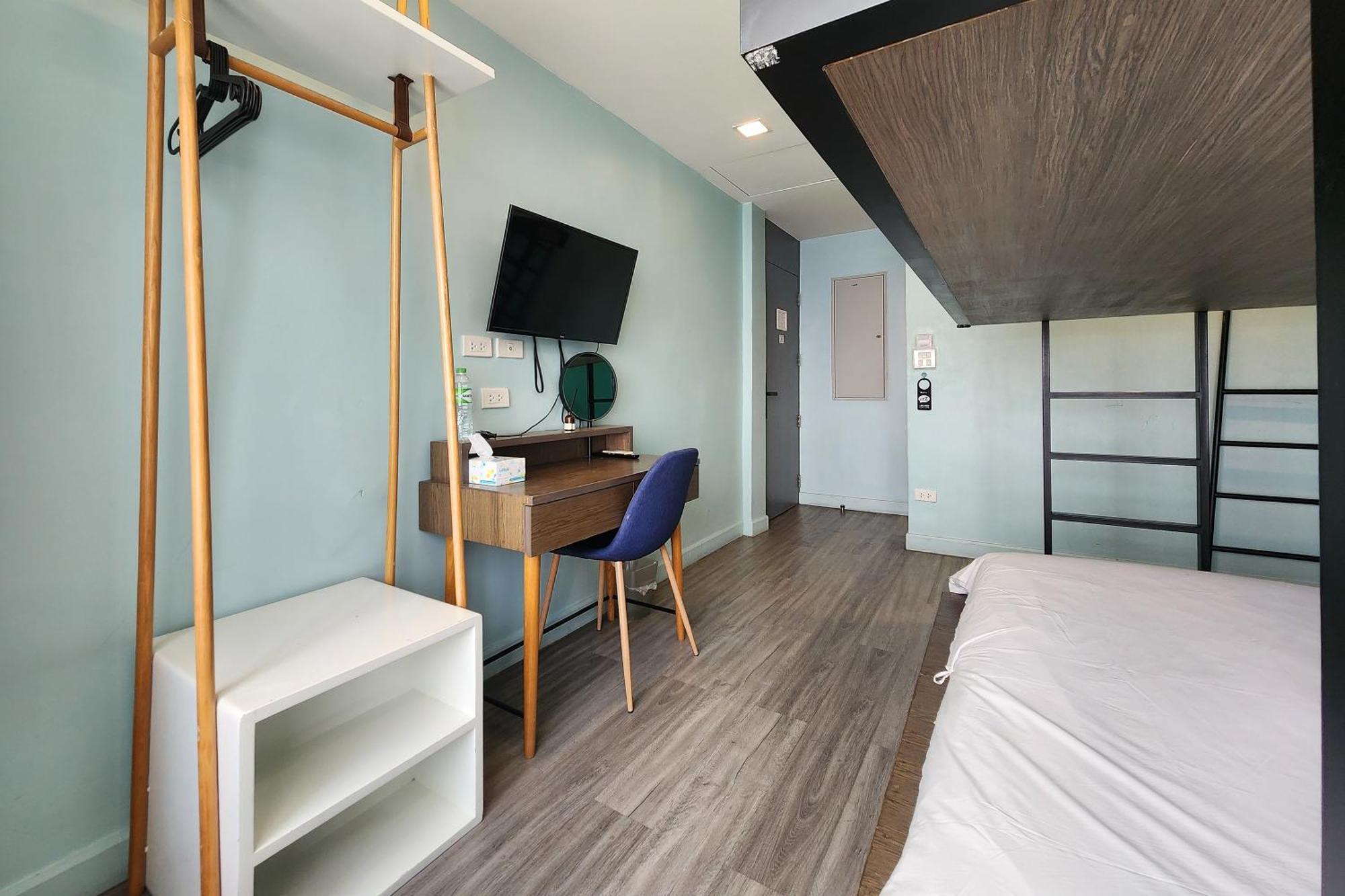 Simply Sleep Hostel Bangkok Exterior photo