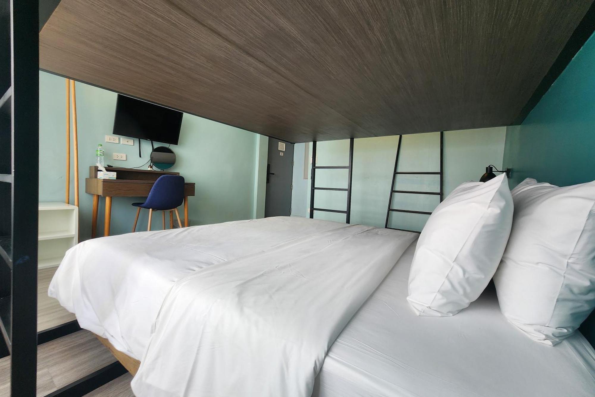 Simply Sleep Hostel Bangkok Exterior photo