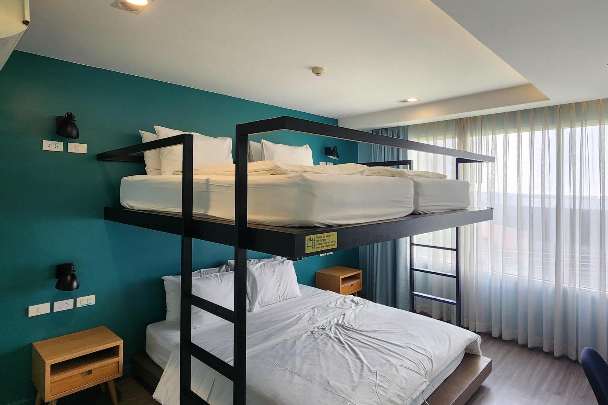 Simply Sleep Hostel Bangkok Exterior photo