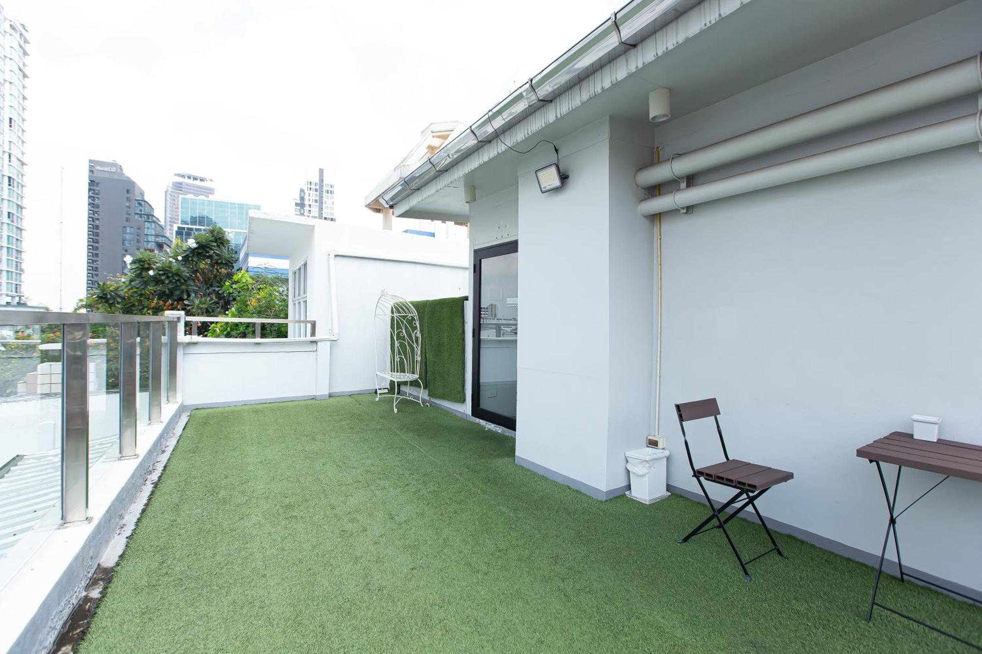 Simply Sleep Hostel Bangkok Exterior photo