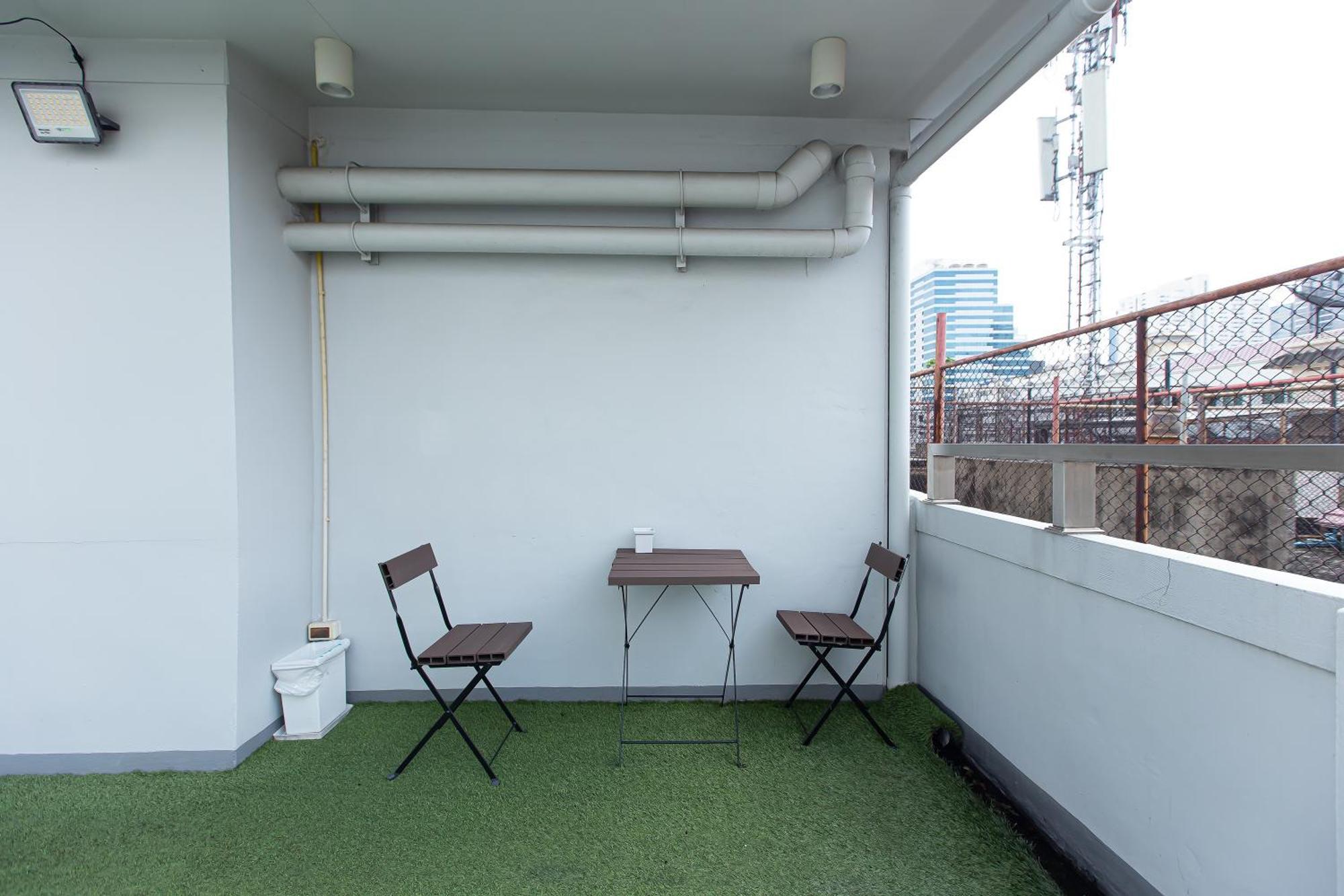 Simply Sleep Hostel Bangkok Exterior photo